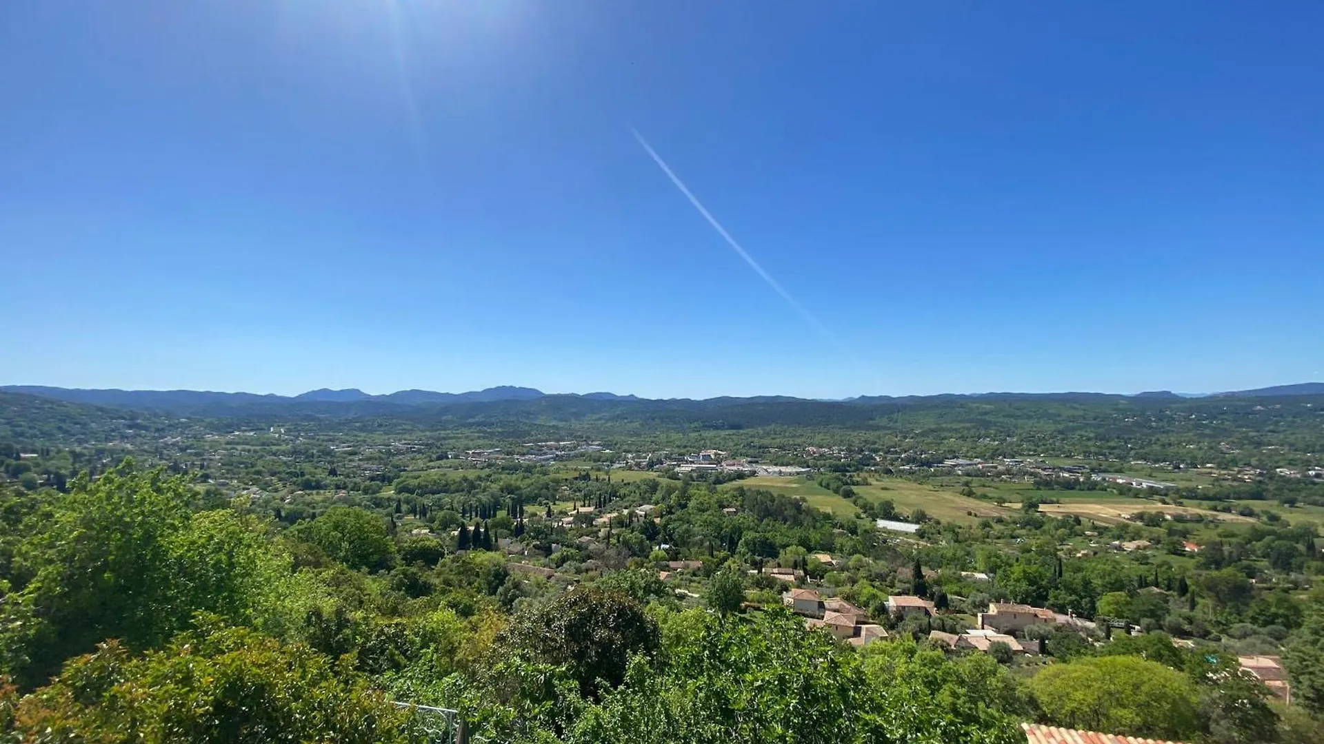 Apartment Logement Charmant Avec Vue Magique Montauroux