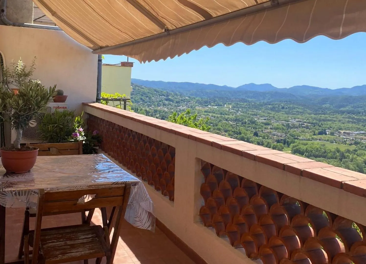 Logement Charmant Avec Vue Magique Montauroux